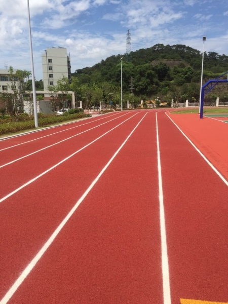 学校塑胶跑道